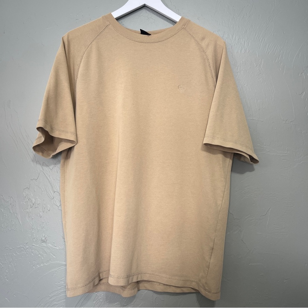 Ariat men’s short sleeve shirt size large wheat tan colored waffle texture‎